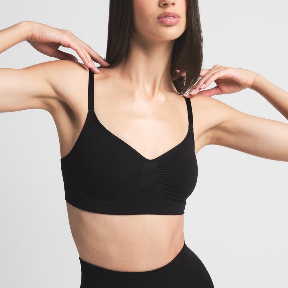 SKIMS Black Seamless Scoop Bralette